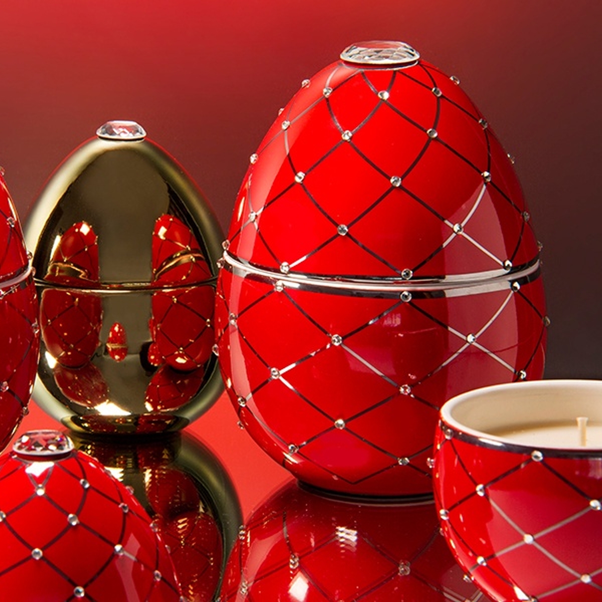 Ароматна свещ LADENAC - Red Egg with Silver Stripe 220гр