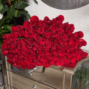TRUE LOVE - Букет с 101 червени рози